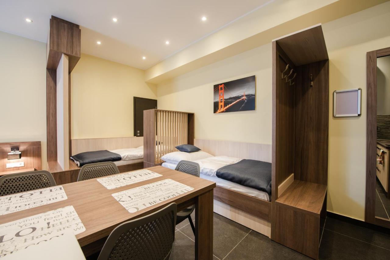 Apartments Danube Bratislava Esterno foto
