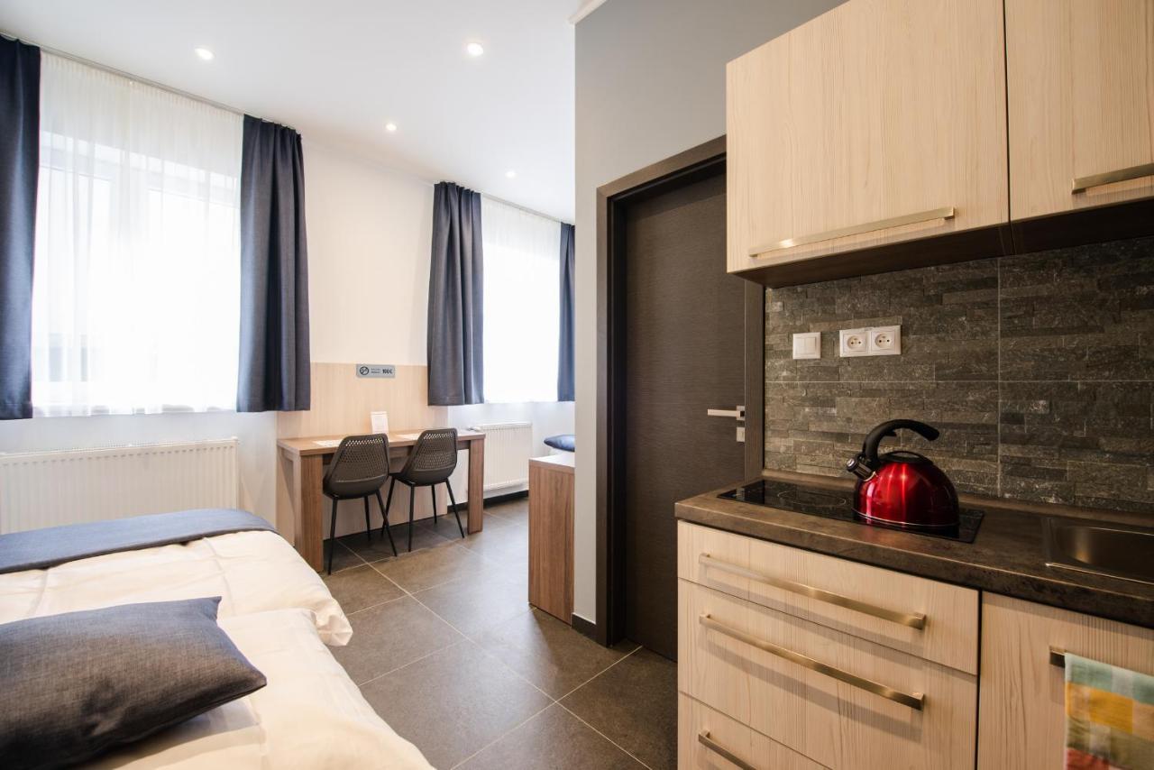 Apartments Danube Bratislava Esterno foto