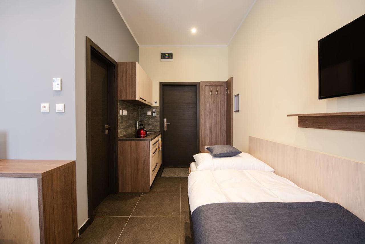 Apartments Danube Bratislava Esterno foto